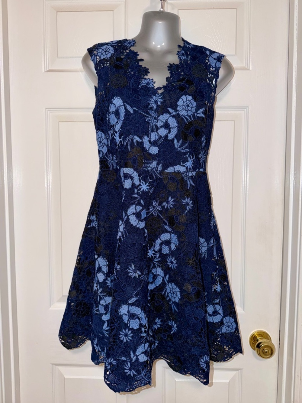 Shoshanna Navy Floral Lace Fit & Flare Dress Size M Wedding Guest Cocktail